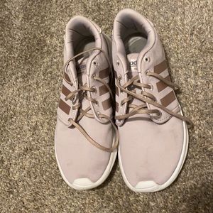 Adidas Tennis shoes 7 1/2